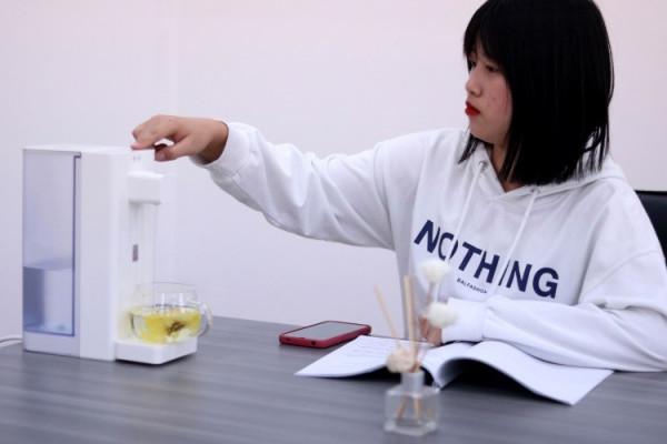 隨時就能喝到熱水的完美方案——桌面上的即熱飲水機 隨時就能喝到熱水的完美方案——桌面上的即熱飲水機