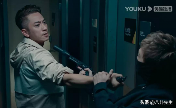 《飛虎之壯志英雄》:用最強大的港劇陣容,拍出最爛的合拍劇 《飛虎之壯志英雄》:用最強大的港劇陣容,拍出最爛的合拍劇