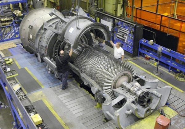 中國軍艦發動機技術，曾被西方無情嘲笑，瀋陽小夥如何破解的？