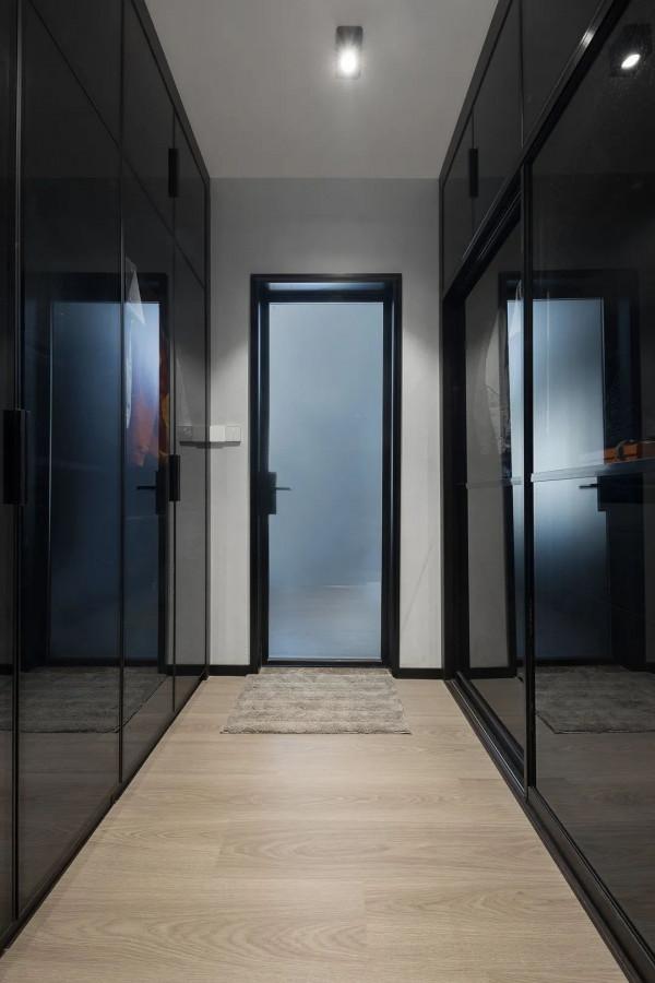 125㎡現代簡約風，黑白灰+木色，高階又大氣，進門就被迷住了