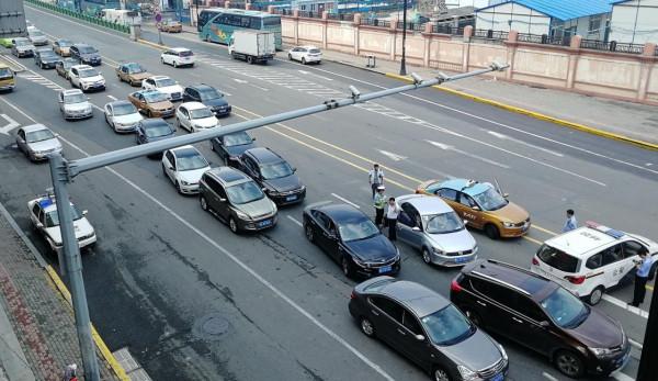 2022年交規調整：堵車插隊扣3分 取消AB照扣12分降級