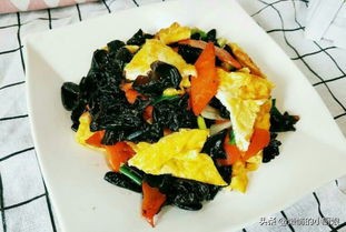 餐桌上最常見的青椒木耳炒雞蛋,食材簡單,新手小白也能輕鬆學會 餐桌上最常見的青椒木耳炒雞蛋,食材簡單,新手小白也能輕鬆學會