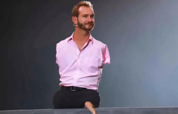 1982年，那個天生沒有四肢的澳大利亞男子尼克&CenterDot;胡哲，後來怎樣了