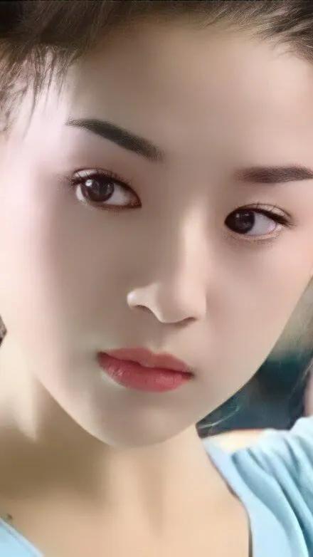 只有看了年輕時候的董潔，才知道她的顏值為什麼不輸劉亦菲