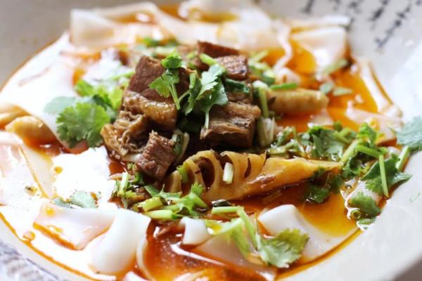 離重慶100公里發現一個避暑佳地！溫泉、漂流、星空、美食都有