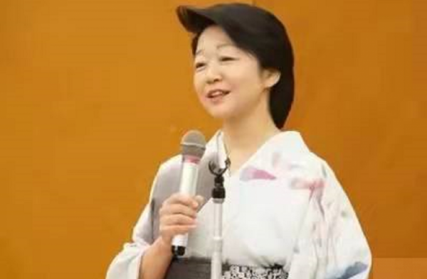 日本第一媽媽桑:名校畢業入行32年,56歲穩坐頭牌堪稱公關教科書 日本第一媽媽桑:名校畢業入行32年,56歲穩坐頭牌堪稱公關教科書