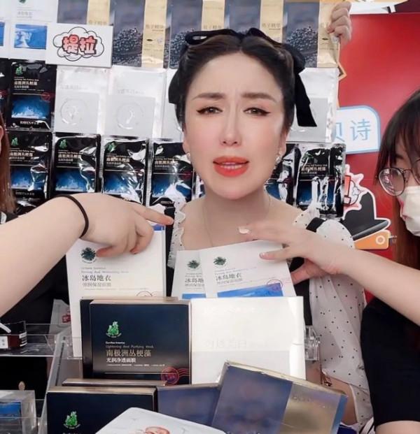 婁藝瀟直播變化大到認不出,整容過度,你還能認得出來嗎 婁藝瀟直播變化大到認不出,整容過度,你還能認得出來嗎