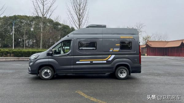 一家三口出行首選的房車