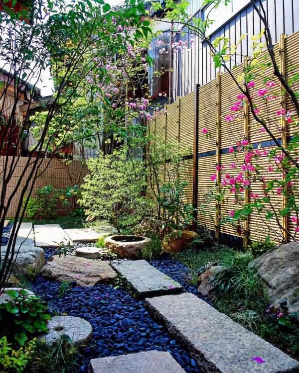 竹籬院牆，打造清新自然庭院的最佳選擇