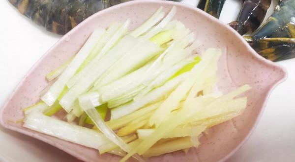 油燜大蝦這樣做,就沒有輸過,醬汁濃郁,好吃到殼都不想放過 油燜大蝦這樣做,就沒有輸過,醬汁濃郁,好吃到殼都不想放過