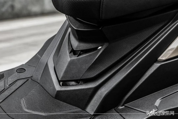 高顏帶感又好用——光陽Racing X150測評 高顏帶感又好用——光陽Racing X150測評