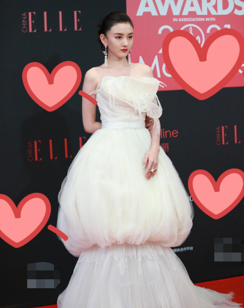 ELLE紅毯：董潔扮嫩劉濤秦海璐合體，都不敵戴百萬私人珠寶的韓雪