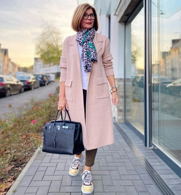 10 件保暖的衣服，讓 50 歲以上的女人看起來不像祖母，而是時尚達人