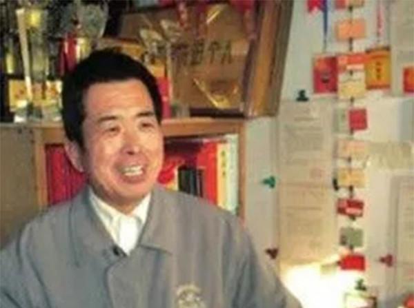 退役軍人100元過一年，水煮土豆當三餐：幫助67名專家領導的成長