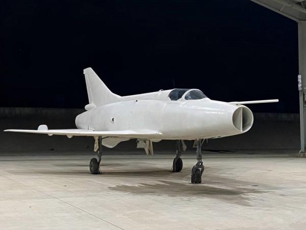 未來可在陸地上設定電磁彈射器彈射6代機的，全球只有一家