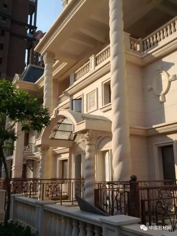 石材別墅外牆實景案例，耐用又美觀