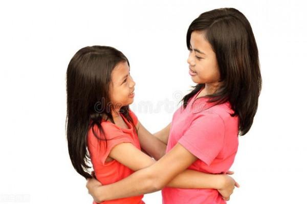 “咚咚咚”鄰居來敲門