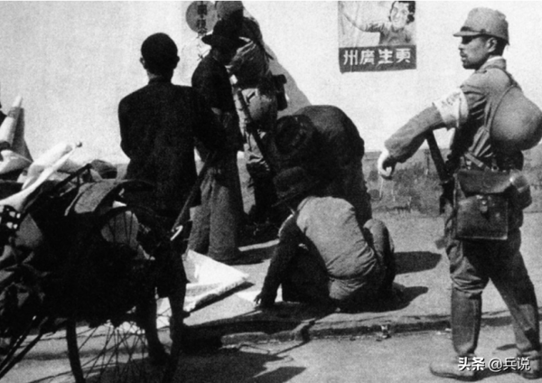 武工隊副隊長叛變，日軍獎勵女特務當老婆，八路軍用殺豬刀鋤奸