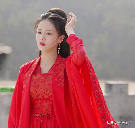 央視提名6大紅衣美女,《東宮》小楓入圍,迪麗熱巴的鳳九沒選上 央視提名6大紅衣美女,《東宮》小楓入圍,迪麗熱巴的鳳九沒選上