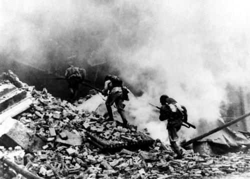 解放戰爭時,林彪的代號為101,粟裕的代號為502,那毛主席的呢? 解放戰爭時,林彪的代號為101,粟裕的代號為502,那毛主席的呢?