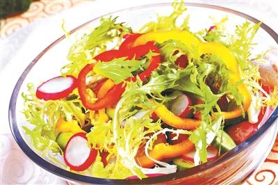 夏天愛吃涼拌菜？當心志賀菌食物中毒