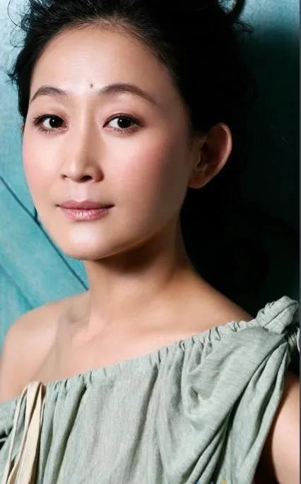 女版“陳道明”，軍人世家的陳瑾：優雅大方，超凡脫俗