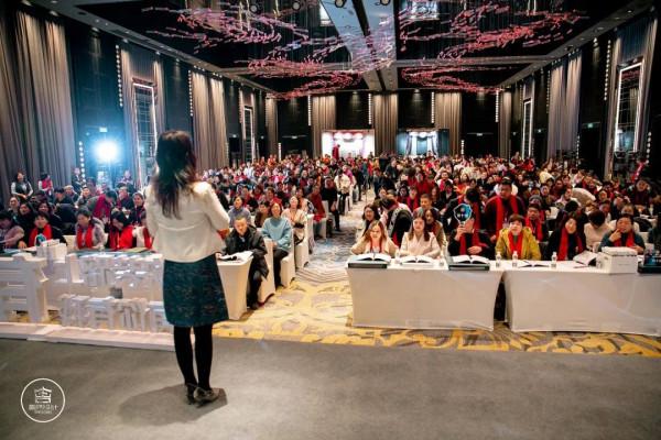 舍然教育《中國軟裝人榜樣力量》乾貨滿滿,更有萬元好禮等你來搶 舍然教育《中國軟裝人榜樣力量》乾貨滿滿,更有萬元好禮等你來搶