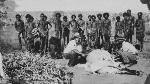 1876年塔斯馬尼亞島上的純種黑人滅絕!白人將他們當野獸一樣屠殺 1876年塔斯馬尼亞島上的純種黑人滅絕!白人將他們當野獸一樣屠殺