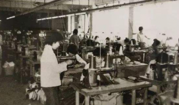 &quot&semi;玻璃女王&quot&semi;周群飛：一婚嫁老闆，二婚嫁自家司機，二十年賺500億