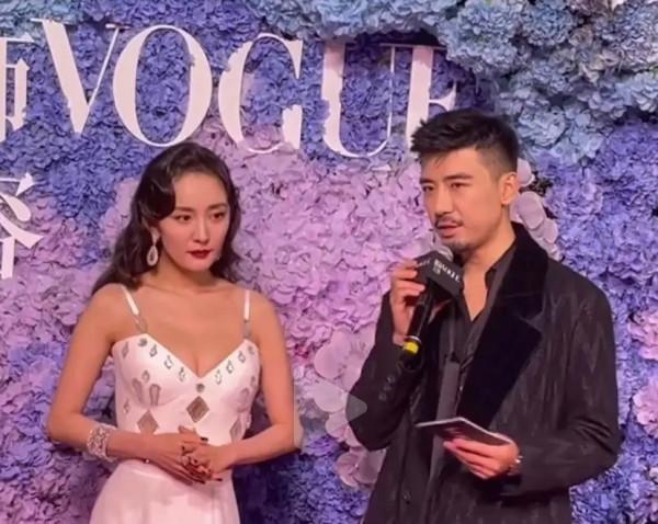 女星走紅毯集體黑臉,楊冪和原計劃造型不符,湯唯壓軸遲遲不出場 女星走紅毯集體黑臉,楊冪和原計劃造型不符,湯唯壓軸遲遲不出場