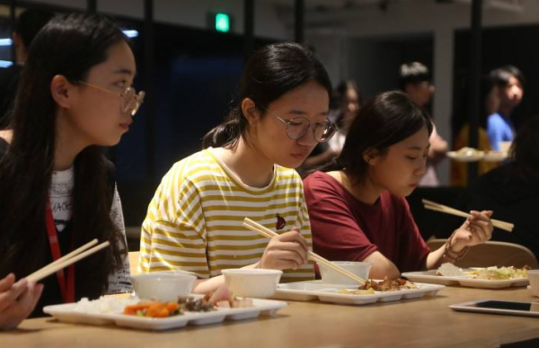 考上研究生才知道，原來導師對不同家境的學生，也會“區別看待”