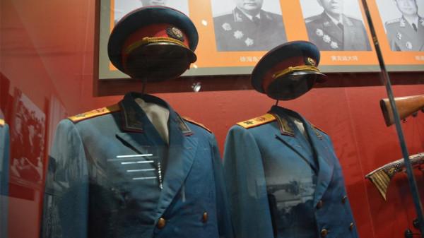 1955年授銜遇難題，3000紅軍究竟應該如何評選，主席：紅軍不下校