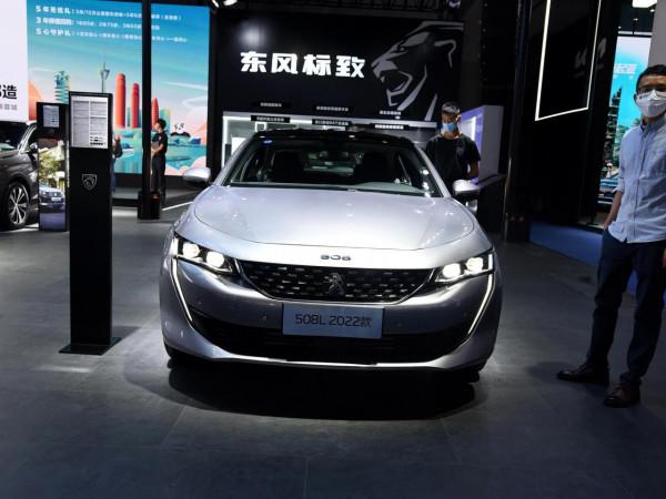 務實的代步選擇，法系浪漫，獠牙日行燈，實拍標緻508