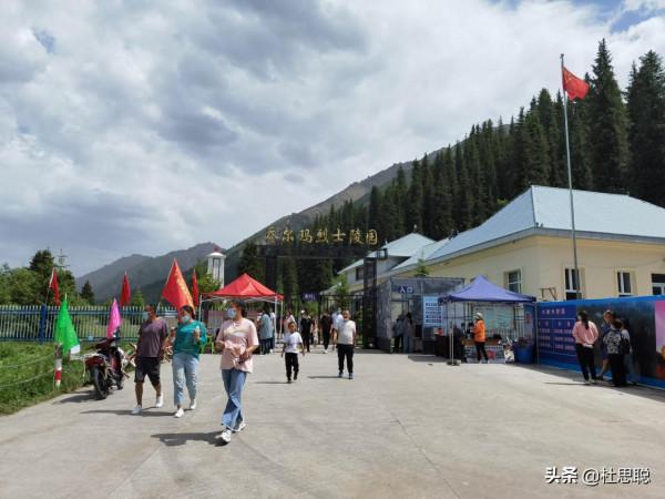 漢EV自駕新疆獨庫公路，探訪獨庫公路烈士陵園，致敬築路人