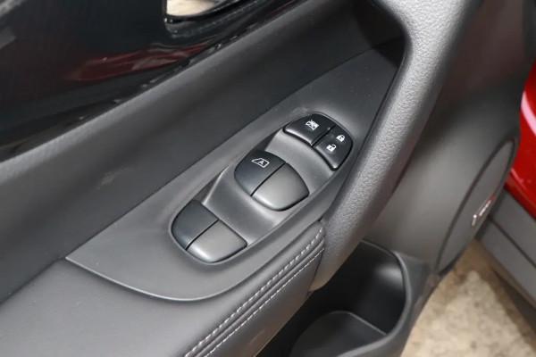 奇駿左前門玻璃不能升降怎麼解決？