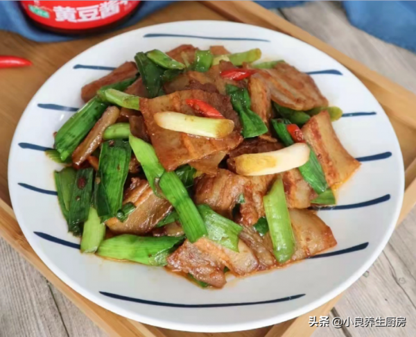 湖北人最愛的五花肉吃法,營養又美味,解饞開胃,全家人都誇讚 湖北人最愛的五花肉吃法,營養又美味,解饞開胃,全家人都誇讚