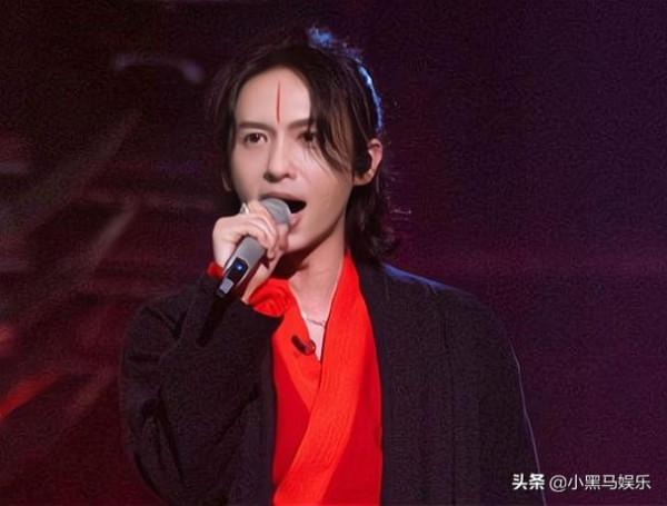 張淇是黑豹樂隊第十位任主唱，這個樂隊主唱怎麼總換人？