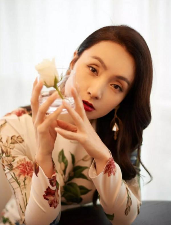 7位有歐式雙眼皮的中國女星，眼窩天生深邃豔麗，個個都是大美人