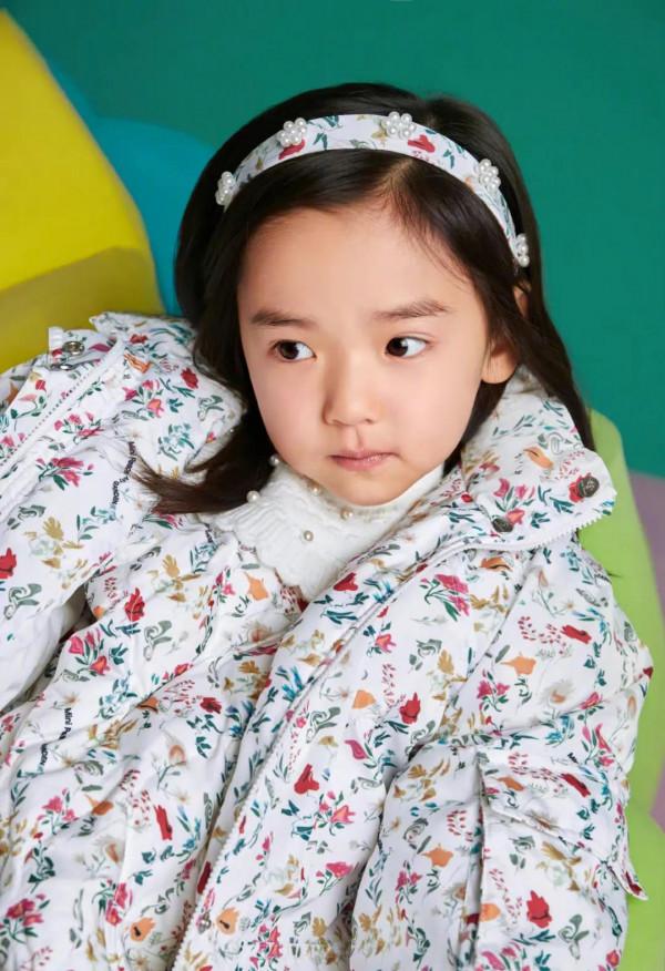 董璇曬女兒照片