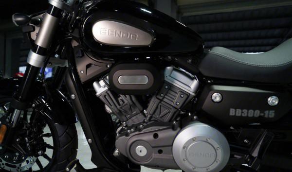 兩大熱門巡航車!CM300 VS 金吉拉,你選誰? 兩大熱門巡航車!CM300 VS 金吉拉,你選誰?