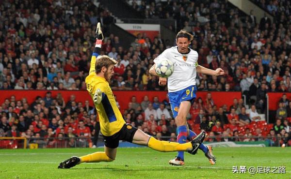 1v1擊敗守門員的三種方法