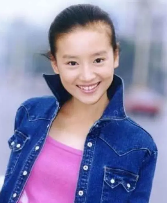 董潔到底有多狠？為了離婚不惜抹黑前夫，9年間不讓親生父子相見