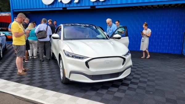 換裝大容量電池 2022款Mustang Mach-E續航增加