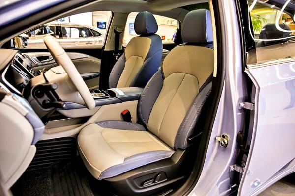 智駕開箱丨R汽車ER6配置小幅升級,20萬元以內的一款精緻純電車型 智駕開箱丨R汽車ER6配置小幅升級,20萬元以內的一款精緻純電車型