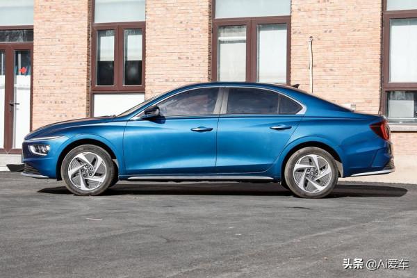 純電動合資中型家轎，低價長續航520KM，空間滿足家用,名圖新能源