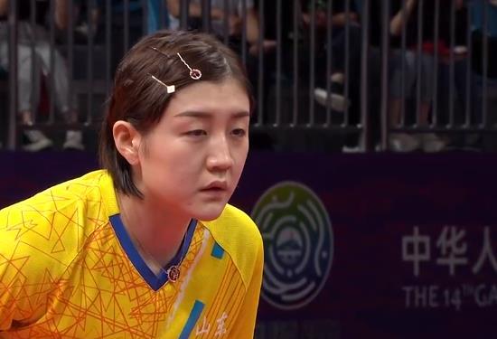 冠軍戰,陳夢9-0擊潰對方王牌選手!香蕉和保溫杯再次搶鏡 冠軍戰,陳夢9-0擊潰對方王牌選手!香蕉和保溫杯再次搶鏡