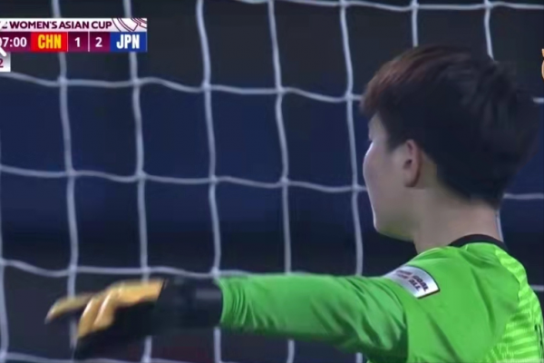 女足勝日本，男足主力前鋒成焦點，王珊珊讓隊長吳曦汗顏