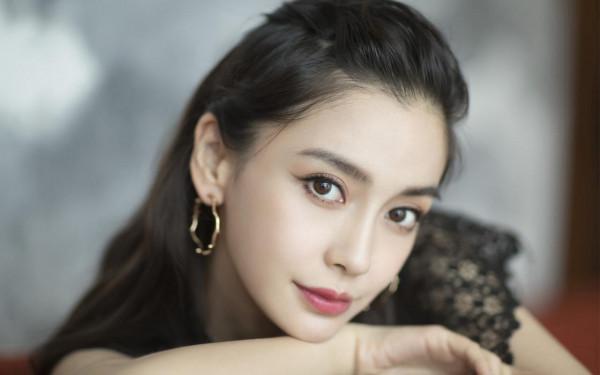 楊穎賴冠霖新劇上映，年齡相差過大惹爭議，網友：有被噁心到了