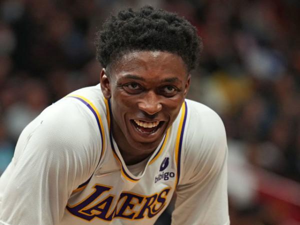 湖人與斯坦利-約翰遜續約兩年