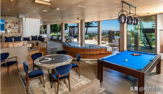 4座超級豪宅,自帶停機坪、水上樂園、美術館 4座超級豪宅,自帶停機坪、水上樂園、美術館